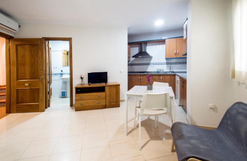 Apartamentos Amat - Only Adult - Playa El Bajondillo Τορρεμολίνος Εξωτερικό φωτογραφία