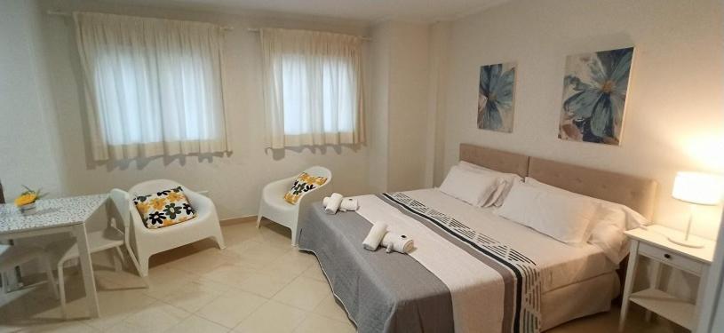 Apartamentos Amat - Only Adult - Playa El Bajondillo Τορρεμολίνος Εξωτερικό φωτογραφία