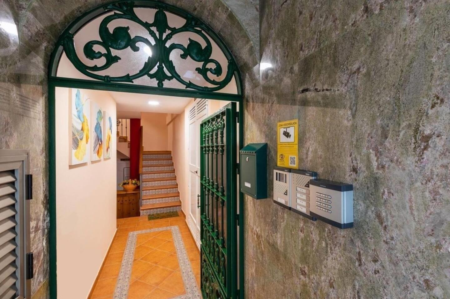 Apartamentos Amat - Only Adult - Playa El Bajondillo Τορρεμολίνος Εξωτερικό φωτογραφία